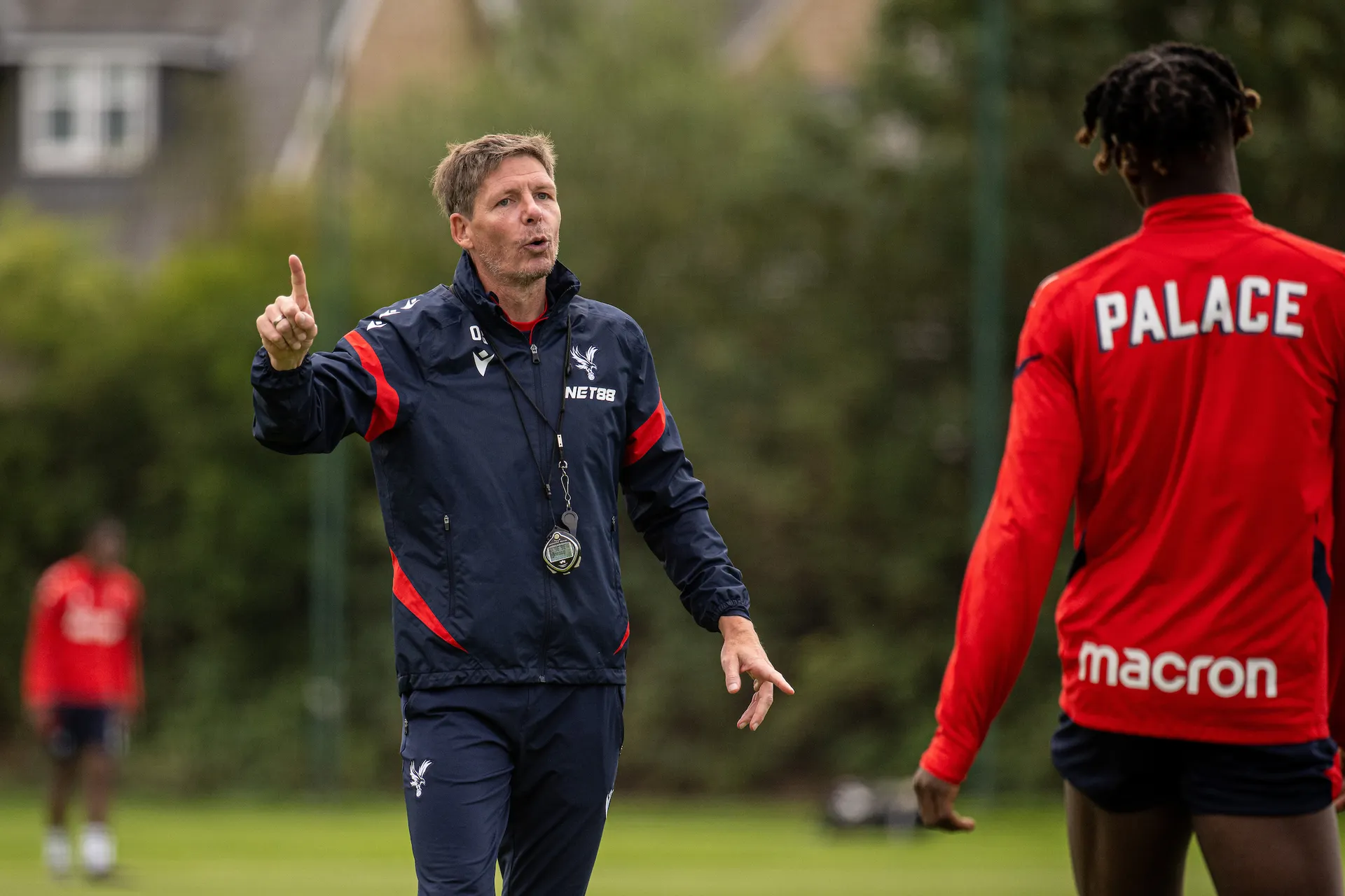 格拉斯纳赛前发布会核心言论：月度最佳是团队荣誉，誓破伯恩茅斯进球荒